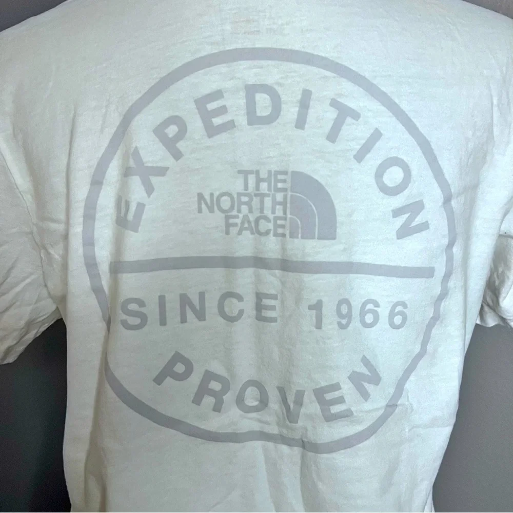 The North Face women’s white short sleeve tshirt size medium - Picture 3 of 4